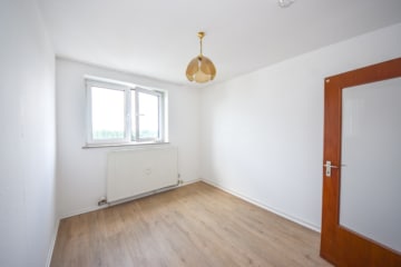 DIETZ: Renovierte 4-Zimmer-Eigentumswohnung im 10. OG in in Sachsenhausen! - Schlafzimmer 2 von 3 (677682)
