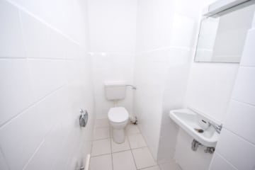 DIETZ: Renovierte 4-Zimmer-Eigentumswohnung im 10. OG in in Sachsenhausen! - Separates Gäste-WC (677686)