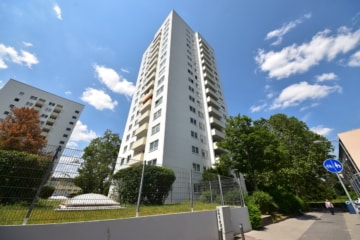 DIETZ: Renovierte 4-Zimmer-Eigentumswohnung im 10. OG in in Sachsenhausen! - Außenansicht (677690)