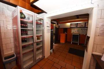 DIETZ: Voll eingerichteter, gut laufender Imbiss sofort zur Übergabe! TOP GESCHÄFTSLAGE am Bahnhof! - Getränkekühlschrank (645922)