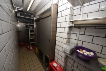 DIETZ: Voll eingerichteter, gut laufender Imbiss sofort zur Übergabe! TOP GESCHÄFTSLAGE am Bahnhof! - Kühlhaus (645925)