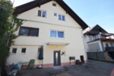 Ansicht von Innenhof - DIETZ: KOMPLETT-MÖBLIERTE 2-Zimmer-Wohnung! Möbelbilder folgen! Leidersbach