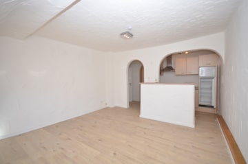 DIETZ: KOMPLETT-MÖBLIERTE 2-Zimmer-Wohnung! Möbelbilder folgen! Leidersbach - Wohnen Essen Kochen (678413)