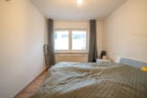 Schlafzimmer 1 - DIETZ: 2-Zimmer-Erdgeschosswohnung mit Balkon! Vermietet seit 2023