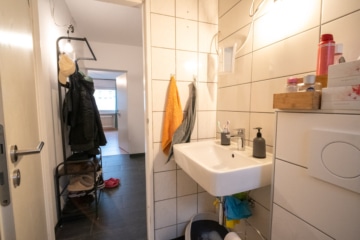 DIETZ: 2-Zimmer-Erdgeschosswohnung mit Balkon! Vermietet seit 2023 - Tageslichtbadezimmer (639528)