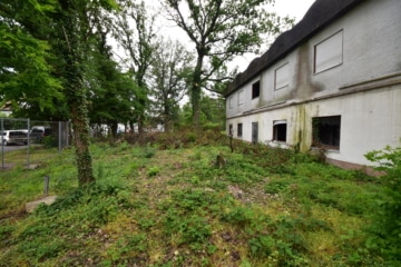 DIETZ: Gebäude mit vielen Nutzungsmöglichk.: Event-Location, Vergnügungsstätte, Wohnungen oder Büro - Vorgarten (621295)