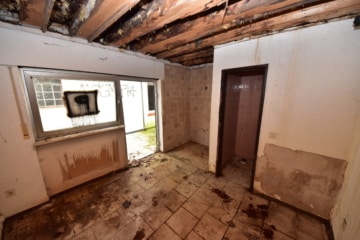 DIETZ: Gebäude mit vielen Nutzungsmöglichk.: Event-Location, Vergnügungsstätte, Wohnungen oder Büro - Zimmer mit Duschbad (621308)