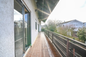 DIETZ: Erstbezug nach Sanierung! Modernisierte Obergeschosswohnung mit Balkon in Großostheim! - Balkon (662889)