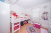 DIETZ: 2 Häuser auf einem Grundstück mit 3-4 Wohneinheiten inklusive Ausbaupotenzial! - Kinderzimmer EG Vorderhaus
