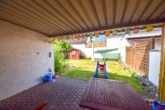 DIETZ: Sofort frei DHH mit 2 Wohneinheiten und Garten in zentraler Lage von Eppertshausen! - überdachte Terrasse