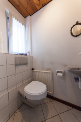 DIETZ: RESERVIERT! Modernisierungsbedürftiges Einfamilienhaus - WC EG (642253)