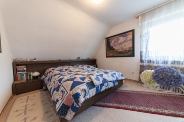 DIETZ: RESERVIERT! Modernisierungsbedürftiges Einfamilienhaus - Schlafzimmer 2 von 3 (642255)