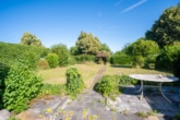 Garten - DIETZ: Modernisierungsbedürftiges Einfamilienhaus mit Garten in direkter Feldrandlage von Rollwald!