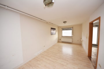 DIETZ: Gewerbehalle mit Büroflächen im Gewerbegebiet von Kleinwallstadt zu vermieten! - Chefbüro m. Küche EG (670039)