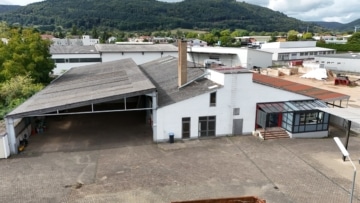 DIETZ: Gewerbeimmobilie mit 1772qm Lager- und Produktionsflächen auf 3.540qm Grundstück. Heizung neu, 63897 Miltenberg, Halle