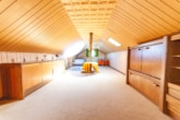 teilausgebauter Bereich DG - Urlaubsfeeling! Haus mit Wintergarten, riesiger Schwimm- und Fitnesshalle in Neuenhasslau!