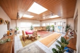 Wintergarten - Urlaubsfeeling! Haus mit Wintergarten, riesiger Schwimm- und Fitnesshalle in Neuenhasslau!