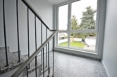 DIETZ: Erstbezug nach Sanierung! 3-Zimmer-Wohnung mit 2 Balkonen, Wärmepumpe und Garage! - Treppenhaus