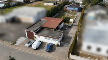 DIETZ: **RESERVIERT** Platz Für Ross und Reiter! Wohnhaus + Gewerbegebäude mit 6 Pferdestallungen! - Wohnhaus und Gewerbe (644072)