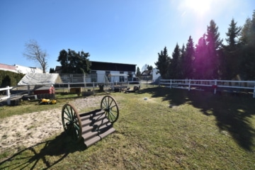 DIETZ: **RESERVIERT** Platz Für Ross und Reiter! Wohnhaus + Gewerbegebäude mit 6 Pferdestallungen! - 400qm Reitplatz (644080)