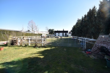 DIETZ: **RESERVIERT** Platz Für Ross und Reiter! Wohnhaus + Gewerbegebäude mit 6 Pferdestallungen! - Reitplatz (644085)