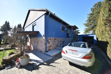 DIETZ: **RESERVIERT** Platz Für Ross und Reiter! Wohnhaus + Gewerbegebäude mit 6 Pferdestallungen! - Außenansicht (644086)