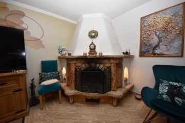 DIETZ: **RESERVIERT** Platz Für Ross und Reiter! Wohnhaus + Gewerbegebäude mit 6 Pferdestallungen! - Kaminofen (644094)