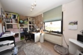 Schlafzimmer 2 von 4 - DIETZ: Platz Für Ross und Reiter! Wohnhaus + Gewerbegebäude mit 6 Pferdestallungen! In Feldrandnähe!
