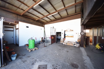 DIETZ: **RESERVIERT** Platz Für Ross und Reiter! Wohnhaus + Gewerbegebäude mit 6 Pferdestallungen! - Überdachte Fläche Stallgebäude (644108)
