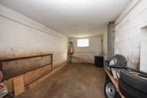 Pferdestall 6 oder Garage - DIETZ: Platz Für Ross und Reiter! Wohnhaus + Gewerbegebäude mit 6 Pferdestallungen! In Feldrandnähe!