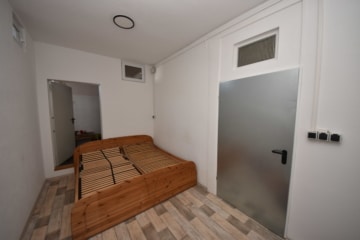 DIETZ: **RESERVIERT** Platz Für Ross und Reiter! Wohnhaus + Gewerbegebäude mit 6 Pferdestallungen! - Reiterstube Zimmer (644121)