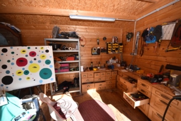 DIETZ: **RESERVIERT** Platz Für Ross und Reiter! Wohnhaus + Gewerbegebäude mit 6 Pferdestallungen! - Gartenhütte (644126)