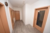 Diele - DIETZ: 4-Zimmer-Wohnung – Balkon, gemeinsamer Garten, kinderfreundlich – Niedrige Energiekosten!