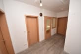 Diele - DIETZ: 4-Zimmer-Wohnung – Balkon, gemeinsamer Garten, kinderfreundlich – Niedrige Energiekosten!