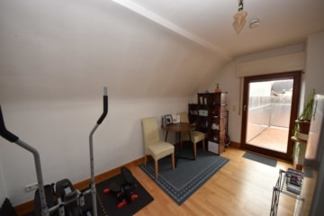 DIETZ: FREIWERDENDE 3 Wohnungen in 2 Häusern inklusive 3 Garagen, Innenhof und Garten Schaafheim - 2-Fam-Haus OG Essbereich (646890)