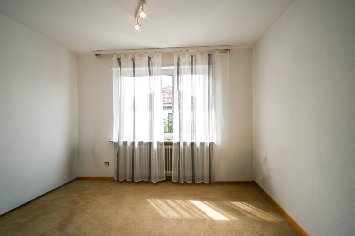 Schlafzimmer 2 von 3 EG