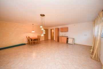 DIETZ: Einzigartiges Architektenhaus mit Einliegerwohnung, Pool und Gewerbehalle für Ihr Unternehmen - Wohn-, Ess- Küche Whg. (659911)