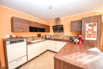 DIETZ: Einzigartiges Architektenhaus mit Einliegerwohnung, Pool und Gewerbehalle für Ihr Unternehmen - Küche EG (659896)