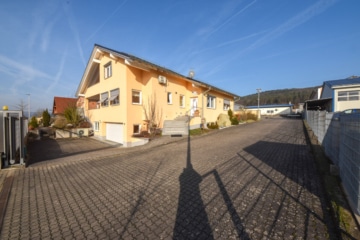 DIETZ: Einzigartiges Architektenhaus mit Einliegerwohnung, Pool und Gewerbehalle für Ihr Unternehmen - Außenansicht (659883)