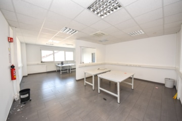 DIETZ: Hochwertiges Lager- und Produktionsgebäude für Ihr repräsentatives Unternehmen! - Großraum Büro OG (659960)