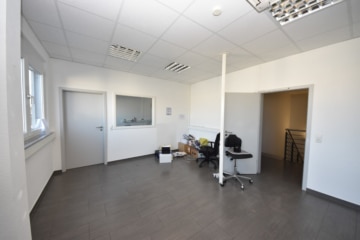 DIETZ: Hochwertiges Lager- und Produktionsgebäude für Ihr repräsentatives Unternehmen! - Büro OG (659965)