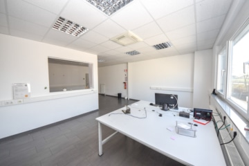 DIETZ: Hochwertiges Lager- und Produktionsgebäude für Ihr repräsentatives Unternehmen! - Büro OG (659962)