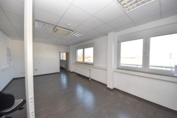 DIETZ: Hochwertiges Lager- und Produktionsgebäude für Ihr repräsentatives Unternehmen! - Büro OG (659966)