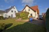 DIETZ: Sehr gepflegtes Einfamilienhaus mit wunderschönem Garten in ruhiger Lage von Ringheim! - Garten