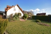 DIETZ: Sehr gepflegtes Einfamilienhaus mit wunderschönem Garten in ruhiger Lage von Ringheim! - Hinterhaus