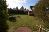 DIETZ: Sehr gepflegtes Einfamilienhaus mit wunderschönem Garten in ruhiger Lage von Ringheim! - Blick in den Garten