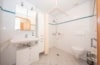 DIETZ: Gepflege 2-Zimmerwohnung mit Tiefgaragenstellplatz in ruhiger und zentraler Lage von Dieburg! - Badezimmer mit Dusche