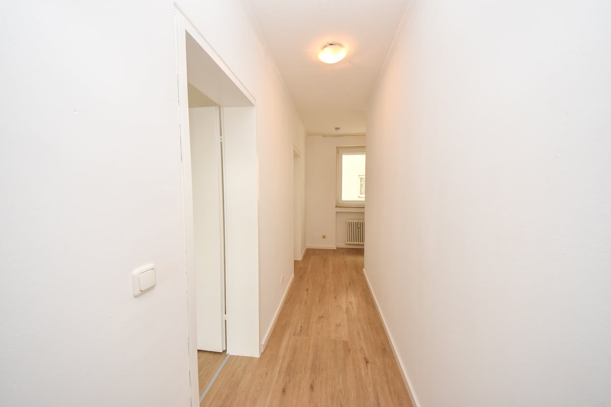 6498-lang11#Flur