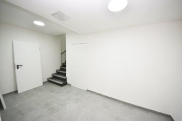 DIETZ: Provisionsfreies Cafe in der Fußgängerzone von Aschaffenburg zu vermieten! - Kellerflur Untergeschoss (667596)