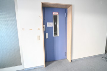 DIETZ! Büro-, Praxis oder sonstige Gewerberäume – zentrale Lage von Babenhausen! Fitnessstudio im EG - Aufzug 2. OG (664032)